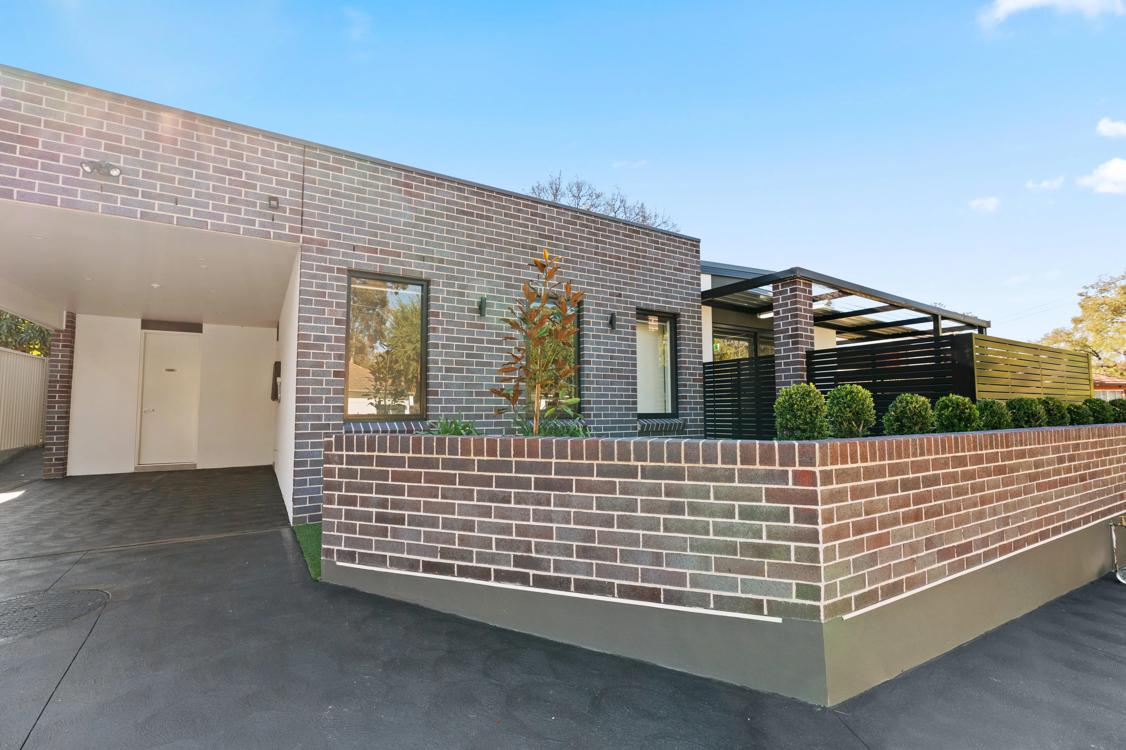 Ross Street exterior