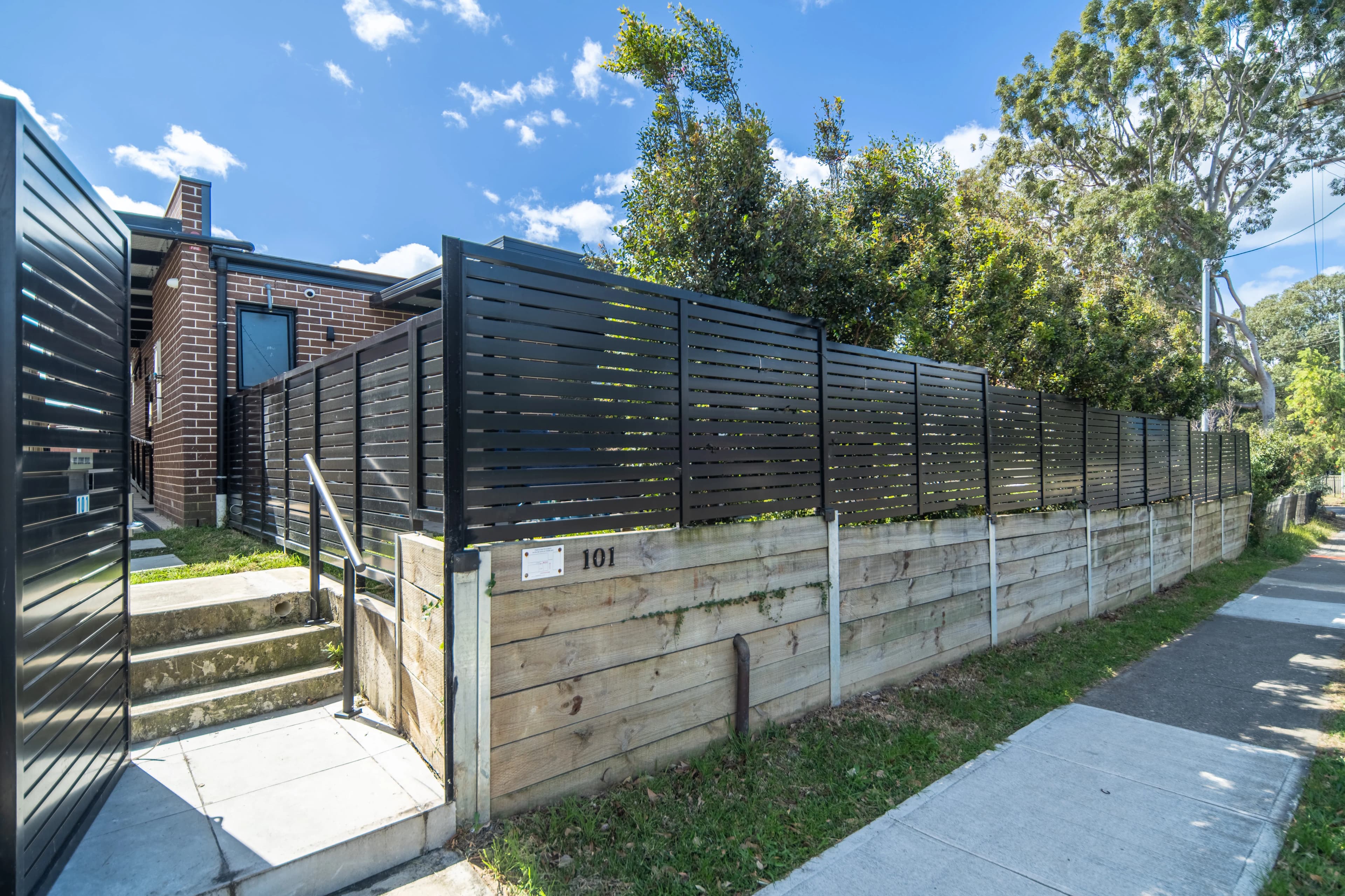 Wall Park Avenue living area